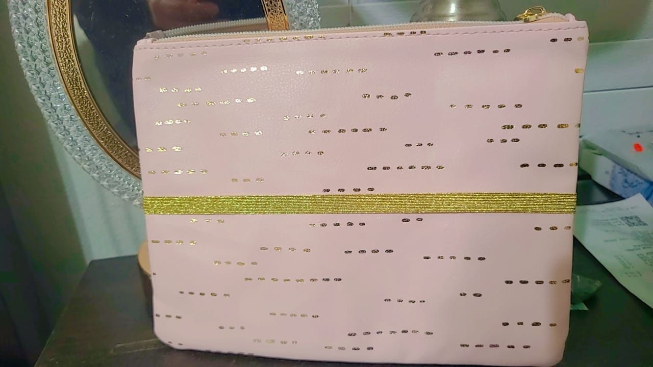 blush bag / Cartera de maquillaje