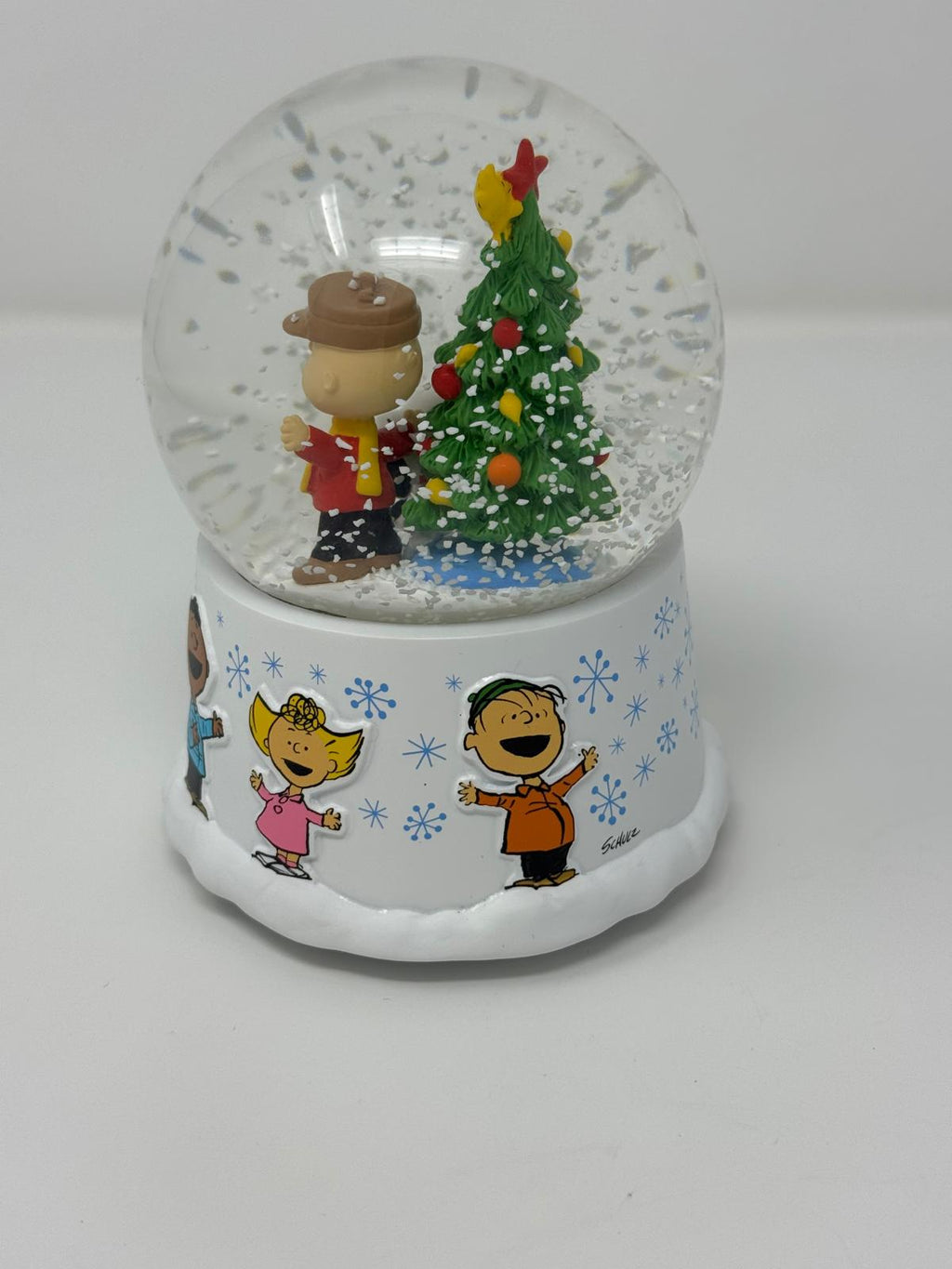 Snoopy -Charlie Brown  Snow Globe / Globo de nieve de Snoopy -Charlie Brown